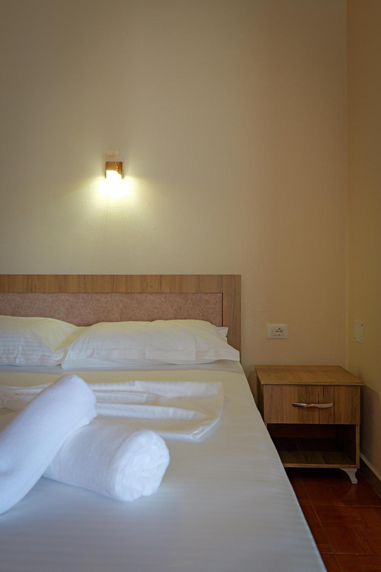 Xhovani Apartamento *